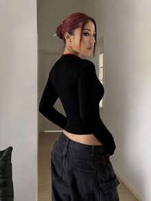 StreetHx 女士秋冬杏色新款中国风纽扣装饰龙纹印花修身舒适街头风Y2K复古2000年代风格立领长袖T恤 - 黑色 - 查看 2