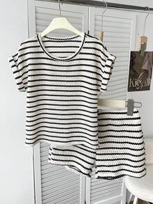 SHEIN 2pcs/Set Tween Girls Asymmetric Textured Striped Cropped Camisole Top And Shorts Set, Casual Vacation Home Y2K Style - Black and White - View 2