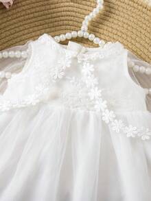SHEIN Elegantes, süßes weißes Blumenbesticktes Mesh-Kleid für Neugeborene Baby Mädchen - Weiss - Übersicht 4