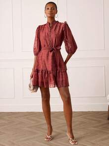 Lilora Đầm ngắn tay lửng xếp ly họa tiết jacquard thanh lịch dành cho nữ - Gỗ đỏ - Xem 3