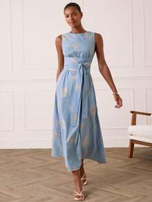 Lilora 这款优雅的女士无袖长款刺绣连衣裙，精致时尚，百搭又不失优雅，适合通勤、日常穿着、休闲外出、派对、约会、聚会、休闲活动、野餐、假日、度假、夏季郊游和假日旅行等各种场合。棉质夏季连衣裙、女士度假连衣裙、棉质连衣裙、女士连衣裙、休闲长裙、女士春季连衣裙、女士棉质休闲连衣裙、女士夏季度假装、女士连衣裙、女士场合连衣裙。 - 淺藍色 - 查看 5