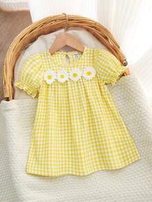 SHEIN 女婴浅黄色格子泡泡袖雏菊荷叶边下摆休闲连衣裙，适合日常穿着，可爱优雅的假日装扮 - 黃色 - 查看 6