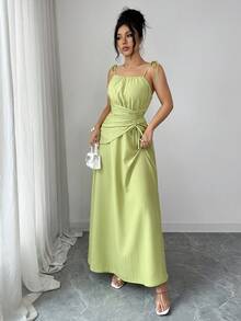 Elenzga Đầm nữ thanh lịch dây mảnh, chân váy chữ A xếp ly eo, kiểu dáng thường ngày, thời trang, thanh lịch và tinh tế. Phù hợp cho nhiều dịp, từ trang phục công sở trang trọng và đi làm hàng ngày, đến những bộ trang phục gợi cảm, phong cách Pháp lãng mạn, những buổi đi chơi thường ngày, kỳ nghỉ, sự kiện theo chủ đề retro Trung Đông, những buổi trà chiều ấm cúng, những bữa tiệc quyến rũ, cũng như năm mới, Lễ Tạ ơn và Giáng sinh, Ngày lễ tình nhân và các lễ kỷ niệm khác. - màu xanh lá - Xem 5