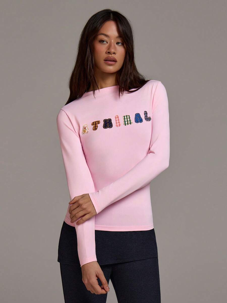 Athîral 女士长袖粉色刺绣T恤，休闲T恤，约会派对必备，通勤百搭，柔软舒适的弹力针织面料，粉色上衣，复古刺绣设计，适合健身和户外活动。 - 粉色 - 查看 1