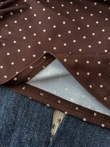 SHEIN 少女针织休闲简约波点印花不对称褶皱短款上衣，适合春夏穿着，休闲百搭，可打造个性造型，日常穿着 - 棕色 - 查看 5