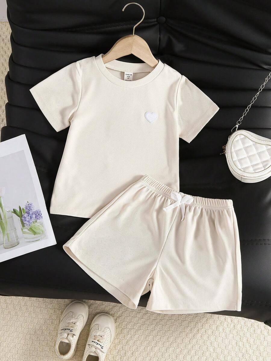 SHEIN Explorewe 女童时尚可爱爱心刺绣针织短袖T恤套装，适合休闲、运动、户外、度假等场合 - 杏色 - 查看 1