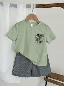 SHEIN LMoss Kids 两件套男童休闲学院风度假套装 - 圆领短袖T恤，棕榈树印花，松紧腰条纹短裤，带口袋，适合生日派对、聚会、演出、婚礼、洗礼、返校、日常穿着、学校、旅行、运动、春夏季节等场合。 - 薄荷綠 - 查看 4