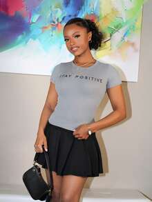 Steph T 女款”简约印花圆领短袖 T 恤 Y2k - 灰色 - 查看 1