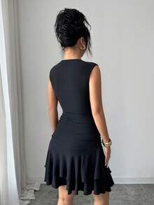 Rafferiza 黑色镂空玫瑰金属扣褶皱双层荷叶边下摆无袖短款连衣裙（女款） - 黑色 - 查看 2