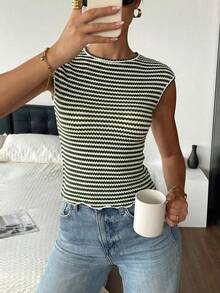 Siren Gaze 女士条纹圆领蝙蝠袖修身T恤，夏季 - 軍綠色 - 查看 4