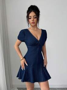 Elenzga 女士夏季休闲花瓣袖收腰牛仔连衣裙 - 深色水洗藍 - 查看 4