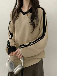 DAZY Sudadera con capucha de mujer con bloque de color y gráfico de letra, estilo universitario - Caqui - Ver 5