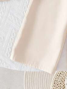 SHEIN Playful Pals 2件套婴幼儿男女通用0-3岁时尚可爱3D蝴蝶结装饰无袖上衣和短裤套装，适合日常穿着、度假、春夏穿着。 - 杏色 - 查看 4