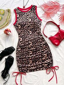Soleia 大码女式夏季度假豹纹撞色红色艺术涂鸦佩斯利印花针织无袖迷你连衣裙，带抽绳下摆，适合音乐节、复活节、狂欢节、海滩、邮轮、下午茶等场合。 - 彩色 - 查看 1