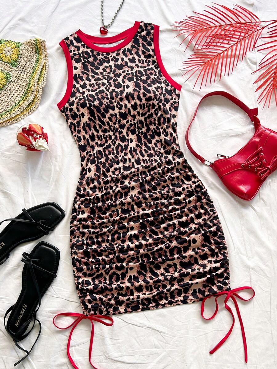 Soleia 大码女式夏季度假豹纹撞色红色艺术涂鸦佩斯利印花针织无袖迷你连衣裙，带抽绳下摆，适合音乐节、复活节、狂欢节、海滩、邮轮、下午茶等场合。 - 彩色 - 查看 1