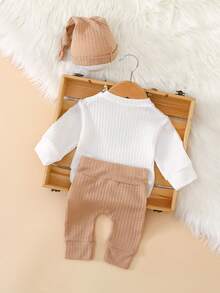 SHEIN Cute Little Bear Head Pattern Printed Flowered Shoulder Newborn Shooting Clothing - Boys' And Girls' Tops, Pants And Hats Three Pieces Set - Baby Clothing For 1 Month To 100 Days Of Age For Photo Studio Photography. - Khaki - View 2