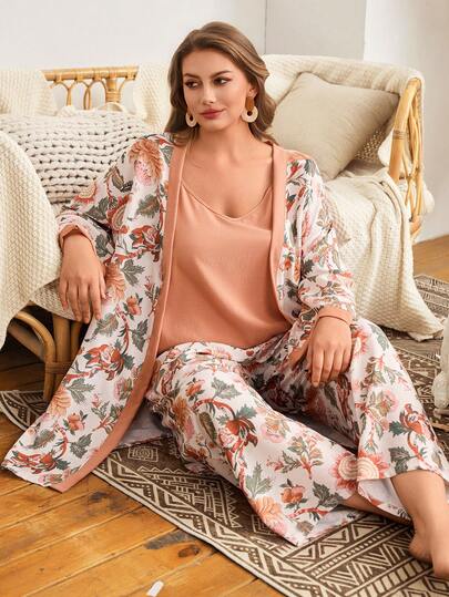 SHEIN Conjunto de camisola, pantalones y bata con estampado floral y efecto arrugado, adecuado para usar en casa y como ropa exterior, tallas grandes