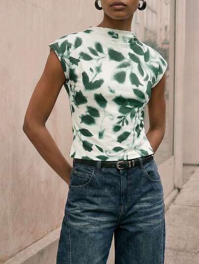 Maija Women's Short Sleeve Tropical Floral Print T-Shirt, Summer Tops, Summer Outfits For Women, Spring Clothes Women , Party , Summer Holiday Outfits , Vacation Outfits For Women , Modern City Green Top Women Cap Sleeve Top Green Summer Top Green Graphic Tees Women Green Graphic Shirt  St Patrick's Day Women Easter Summer Outfits Easter Dress Women Party Top Beach Dress Summer Holiday Outfits Each Vacation Outfits For Women  Summer Outfit For Women Going Out Outfits Graduation Graduation Outfit  Casual Dresses  Casual Blouses For Women