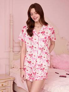 Bộ đồ ngủ nữ 2 món, họa tiết nơ và quả anh đào trang nhã, áo tay ngắn cổ bẻ thoải mái và quần short cạp chun, thích hợp cho các bữa tiệc, hoạt động ngoài trời và mặc ở nhà, mùa xuân/hè. - Hồng - Xem 3