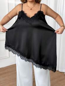 SHEIN CURVE+ 大码女式黑色缎面连衣裙，采用精致弹力面料，舒适柔软，细肩带设计，修身长款上衣，蕾丝拼接装饰，不对称斜裁下摆设计，现代都市休闲时尚，商务风格 - 黑色 - 查看 6