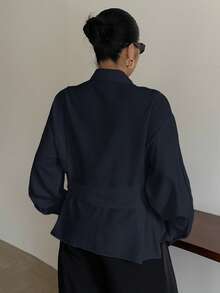 Dazy Plus Camisa blanca de manga larga con cuello vuelto, parte delantera semi-abierta, dobladillo con cordón, adecuada para primavera, otoño y verano para mujer talla grande - Azul Marino - Ver 2