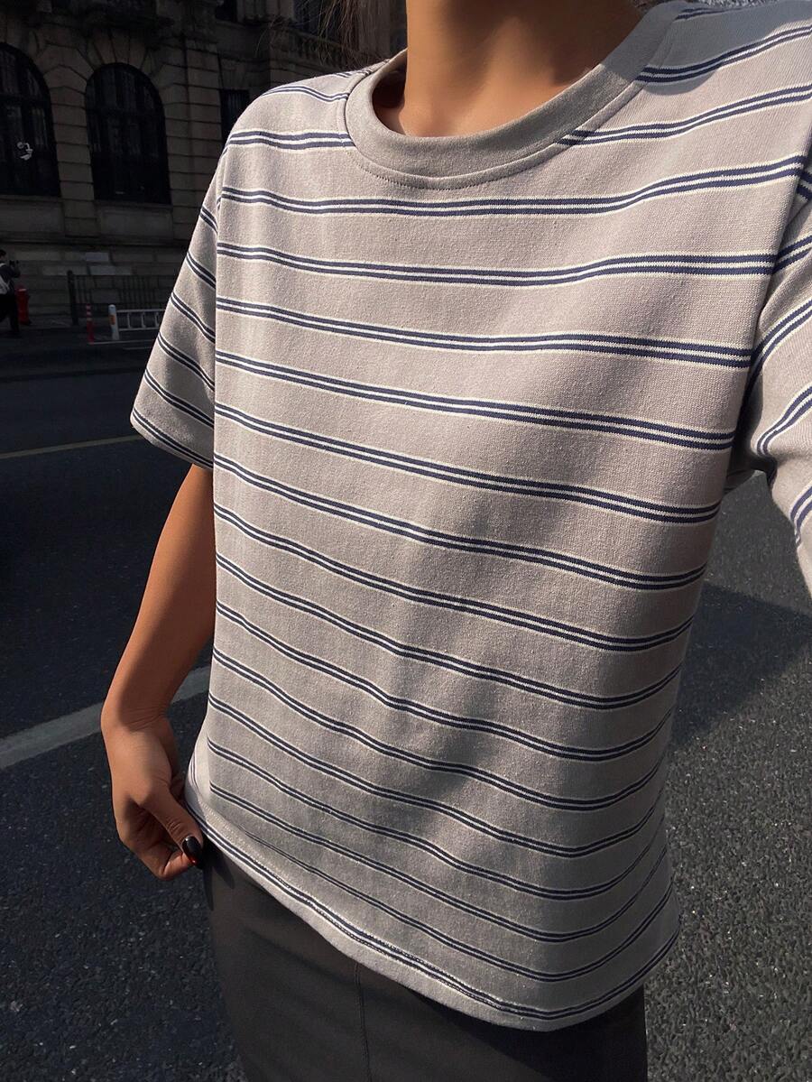 DAZY 女士休闲条纹圆领短袖T恤宽松印花T恤 - 灰色 - 查看 1