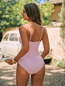 Swim Mod 2026春夏新款女士泳装上市，适合度假、约会、西式、邮轮、海滩、海岛、公路旅行、四季皆宜、音乐节、波西米亚风度假、秋日休闲波西米亚Y2K褶皱短裤、优雅复古休闲连体植绒蕾丝可爱甜美优雅复古连体泳衣、休闲度假沙滩装、女士泳衣、粉色复古泳衣、贝壳泳衣、粉色碎花泳衣、连体泳衣、时代风格泳衣、西式泳衣、粉色连体泳衣、碎花泳衣、蕾丝边泳衣、Y2K风格比基尼泳衣、粉色复古泳衣、女士度假泳衣、女士度假泳装、复古泳衣、女士泳装 - 彩色 - 查看 4