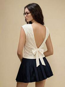 Muvela Camiseta Nova de Primavera/Verão com Laço Decorativo Sem Costas em Tecido de Malha Texturizado Branco, Elegante Vintage para Carnaval, Festa, Doce, Fofa, Uso Urbano, Escritório - Damasco - Visão 2