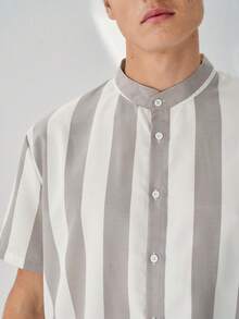 RONVEXI Men's Casual Commuter Striped Short Sleeve Shirt, Summer - Grey - View 3