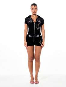 BABYPHAT 丝绒拉链翻领短袖运动上衣，饰有刺绣logo细节，打造休闲街头风。 - 黑色 - 查看 5