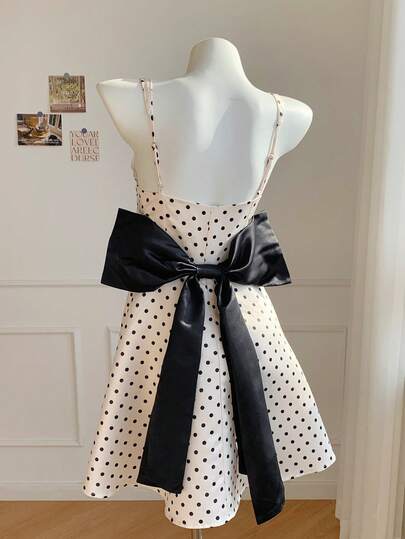 Comfortcana 女士波点印花露背蝴蝶结装饰方领无袖连衣裙