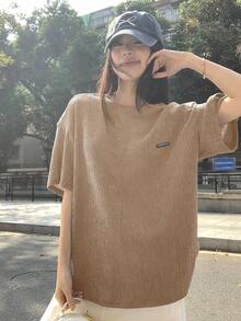 DAZY Áo thun nữ dáng rộng in chữ, cổ tròn, vai rớt - Màu Khaki - Xem 3