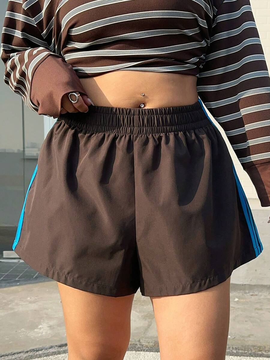SHEIN EZwear Plus Size Casual Solid Color Elastic Waist Versatile Shorts, Summer - Coffee Brown - View 1