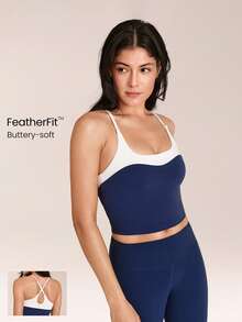 GLOWMODE FeatherFit™ Camiseta deportiva de ajuste ceñido con contrastes de color, tirantes cruzados, escote bajo, copas extraíbles, corta, para yoga, pilates, uso diario y casual en otoño e invierno - Dark Blue - Ver 1