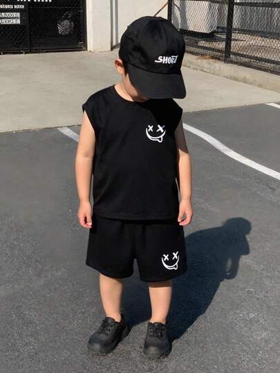 SHEIN Playful Pals 2pcs Toddler Boys' Summer Solid Color Round Neck Vest & Shorts Set, Cute Printed Sleeveless Tee & Sports Shorts Outfit