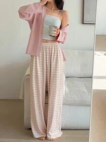 DAZY Bộ đồ ngủ nữ gồm áo khoác cardigan màu trơn và quần pajama kẻ caro. - Màu Hồng  San hô - Xem 5