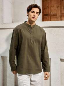 Mercer Haus 男士复古老钱风格纯色卷袖立领半扣衬衫 - 轻盈透气亨利衫男士衬衫水洗棉四季皆宜百搭休闲风格，适合夏季夏威夷热带度假。 - 軍綠色 - 查看 3