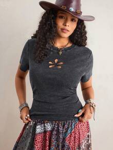 Freevana 波西米亚复古做旧深灰色罗纹T恤，花卉镂空短款宽松修身日常上衣，女士 - 深灰色 - 查看 5