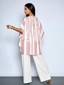 SOLERSUN 女士优雅粉彩条纹叶子印花V领蝙蝠袖褶裥不对称高低摆上衣，裹身式宽松版型（随机花卉图案） - 粉色 - 查看 2