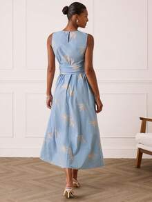 Lilora 这款优雅的女士无袖长款刺绣连衣裙，精致时尚，百搭又不失优雅，适合通勤、日常穿着、休闲外出、派对、约会、聚会、休闲活动、野餐、假日、度假、夏季郊游和假日旅行等各种场合。棉质夏季连衣裙、女士度假连衣裙、棉质连衣裙、女士连衣裙、休闲长裙、女士春季连衣裙、女士棉质休闲连衣裙、女士夏季度假装、女士连衣裙、女士场合连衣裙。 - 淺藍色 - 查看 7