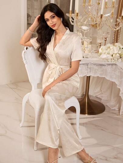 SHEIN Elegante conjunto de pijama de satén con estampado floral jacquard para mujer, bata de manga corta con cinturón y pantalones de pierna ancha