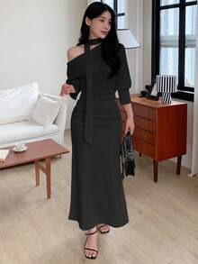 DAZY Women's Asymmetrical Shoulder Bodycon Mid-Length Dress - Black - View 4