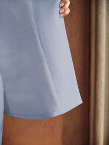 Elegante blazer minimalista y lujoso de mujer de alta gama, con adornos en la cintura, apropiado para vestidos de noche y ocasiones festivas - Celeste - Ver 8
