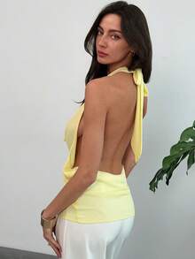 Aloruh 女士性感露背打结垂褶领无袖上衣，简约纯色金属装饰，适合海滩度假 - 淡黃色 - 查看 3