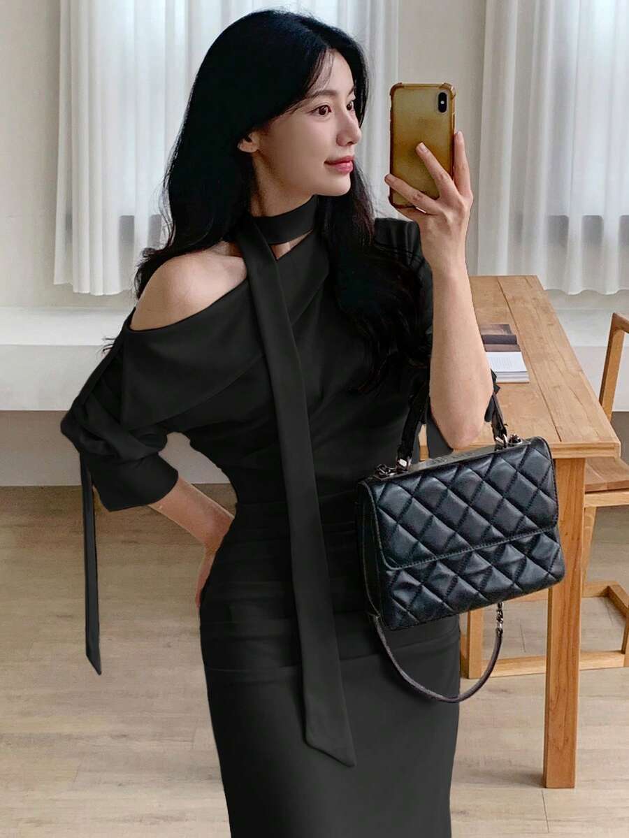 DAZY Women's Asymmetrical Shoulder Bodycon Mid-Length Dress - Black - View 1