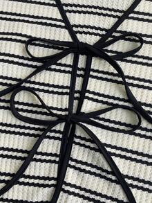 SHEIN PETITE 女士优雅杏色和黑色条纹V领蝴蝶结腰带短袖修身上衣 + 女士优雅杏色和黑色条纹修身长裤，春夏款 - 彩色 - 查看 5