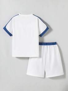 SHEIN Casuvi Kids 男童宽松圆领T恤套装，复古美式学院风印花两件套 - 休闲、运动、户外、健身、篮球、旅行、日常穿着，夏季新款短裤套装 - 白色 - 查看 2