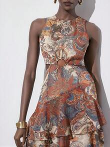 Aveloria Modichic 精准染色，砖红色和石板蓝色调，波西米亚艺术风格，度假休闲风，镂空圆圈设计，多层褶皱细节，收腰显瘦，蛋糕裙廓形，轻盈雪纺面料，柔软飘逸，适合海滩度假、夏季派对、户外音乐节、艺术展览和休闲旅行，展现无拘无束、自由奔放的浪漫气息。欧美时尚高端度假性感雪纺短款印花叠层无袖连衣裙 - 彩色 - 查看 1