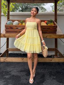 Sunnyshic 黄色泡泡褶皱面料吊带露背多层荷叶边下摆娃娃迷你连衣裙，女士春夏度假波西米亚浪漫可爱优雅简约百搭休闲鸡尾酒会礼服 - 黃色 - 查看 5