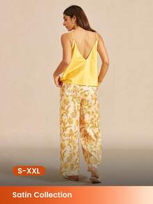 LUVLETTE 性感露背设计黄金缎面睡衣套装 - 时尚吊带上衣和印花阔腿裤，四季皆宜的家居服 - 黃色 - 查看 1
